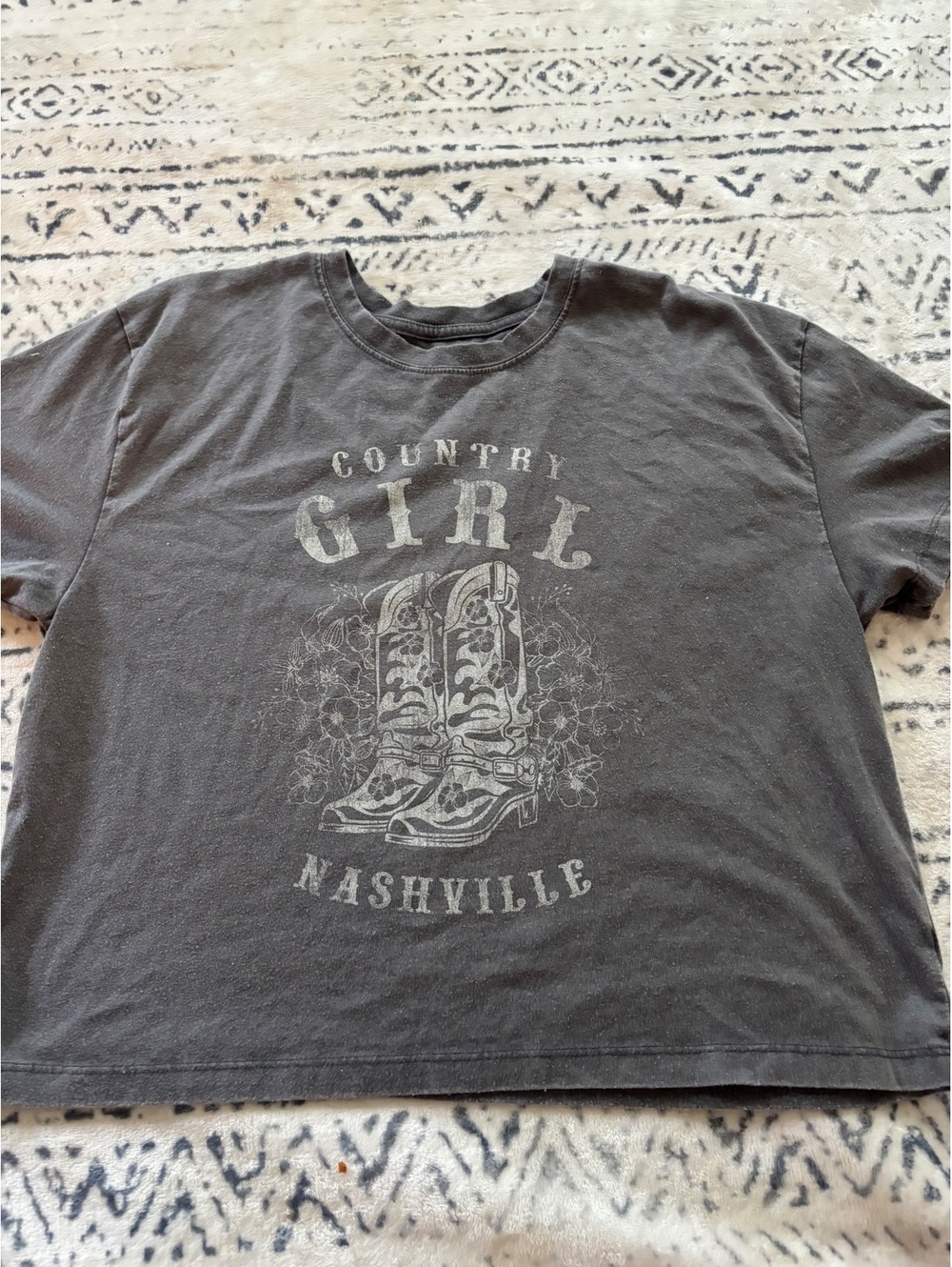 Social Culture Country Girl Nashville Graphic T-Shirt Large